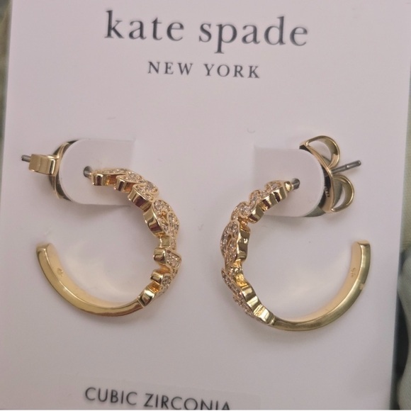 ‼️SOLD‼️ NWT Kate Spade Hoop Earrings “MOM” spelled in cursive - Picture 5 of 6